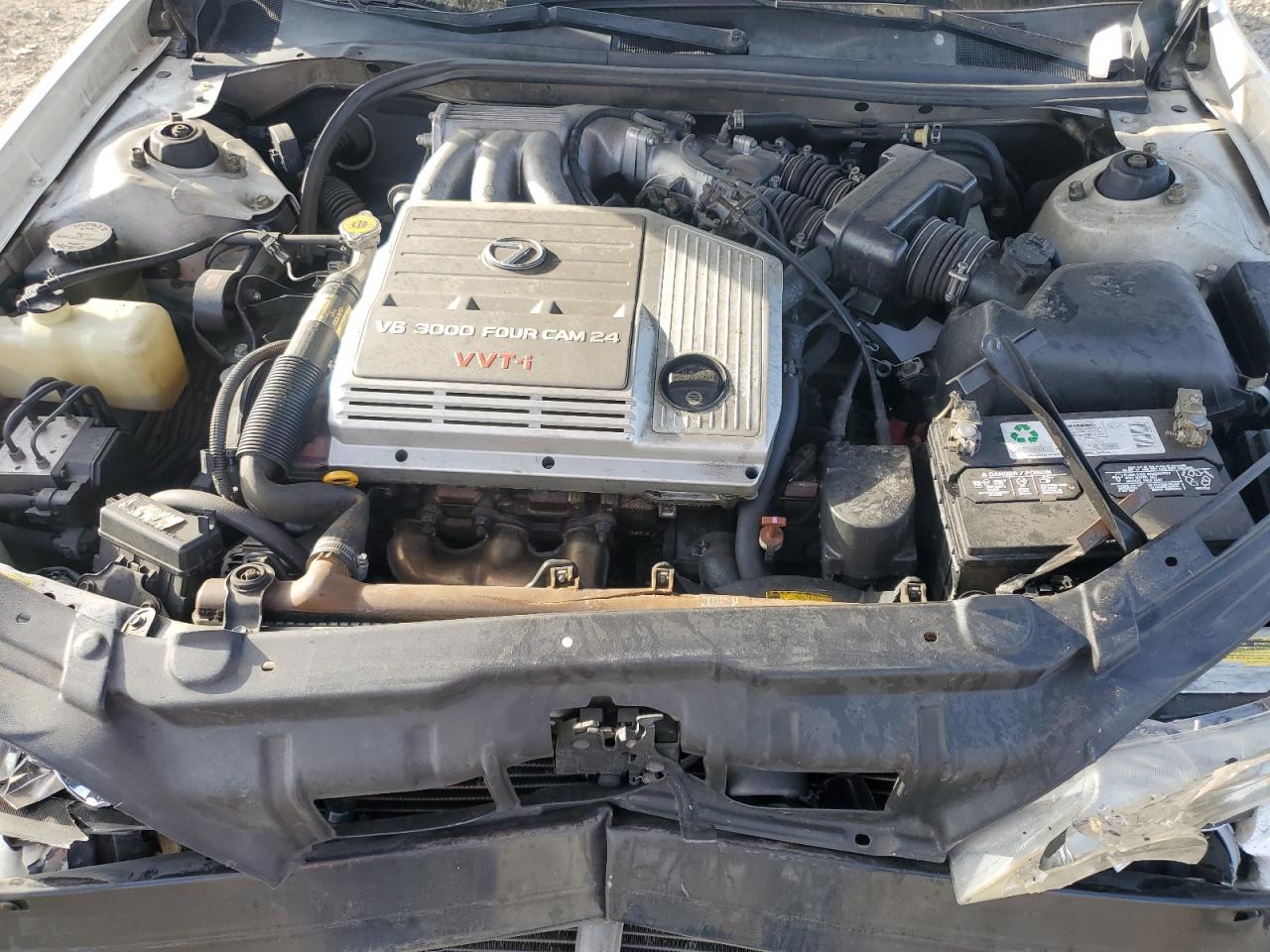 2001 Lexus ES - Image 12