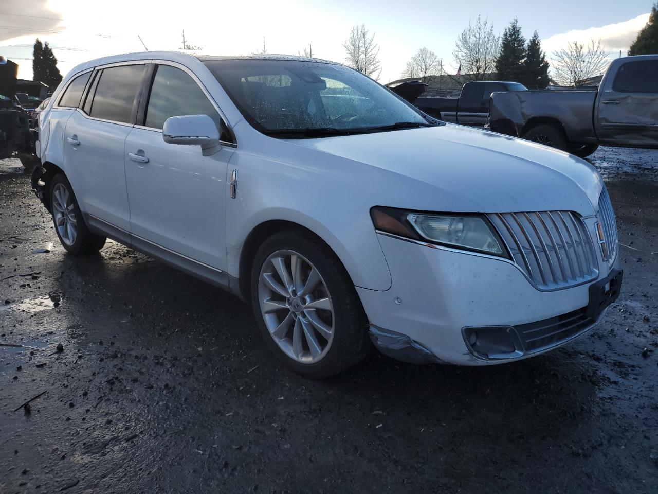 2010 Lincoln MKT - Image 4