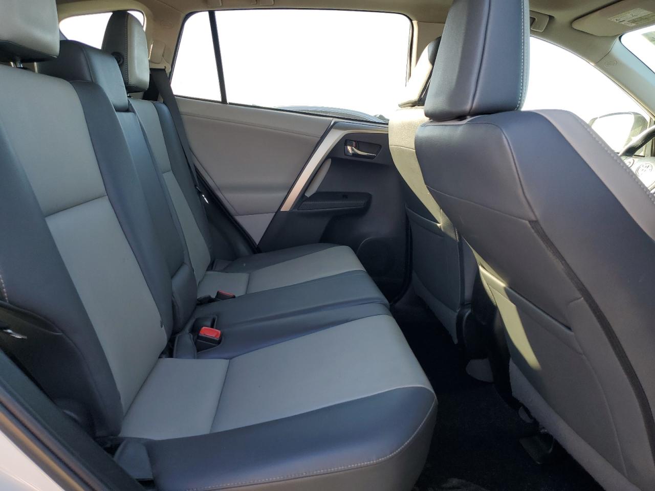 2013 Toyota RAV 4 - Image 11