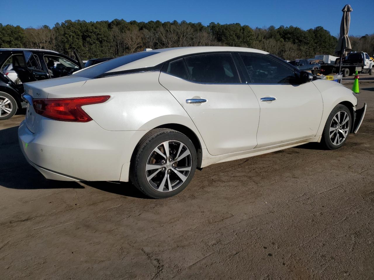 2016 Nissan Maxima - Image 3