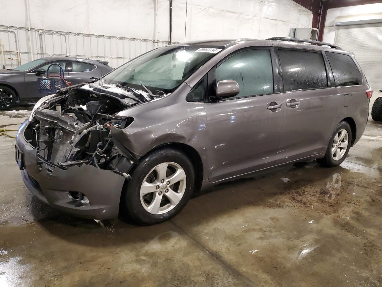 2015 Toyota Sienna - Image 1
