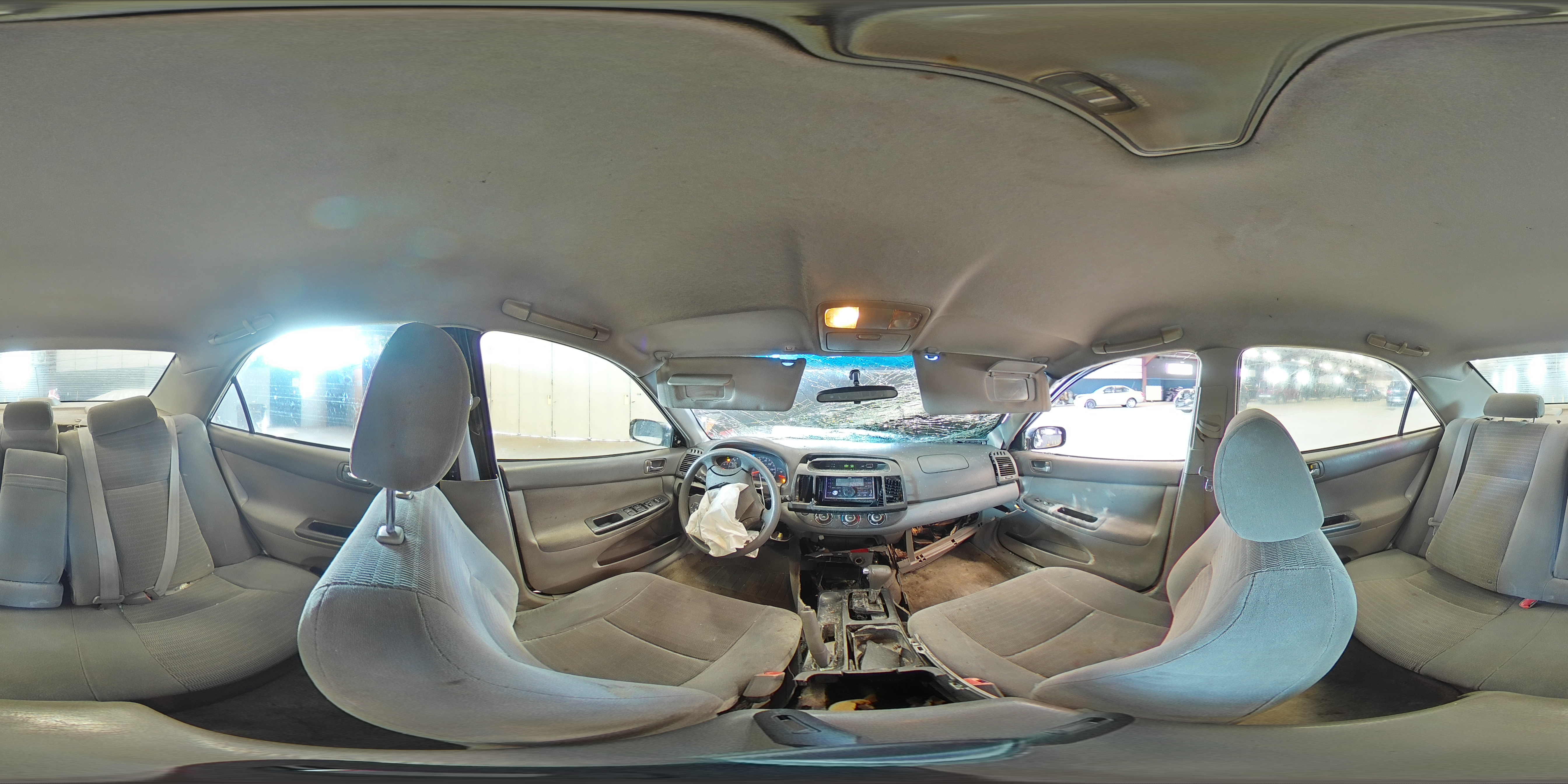 2005 Toyota Camry - Image 13
