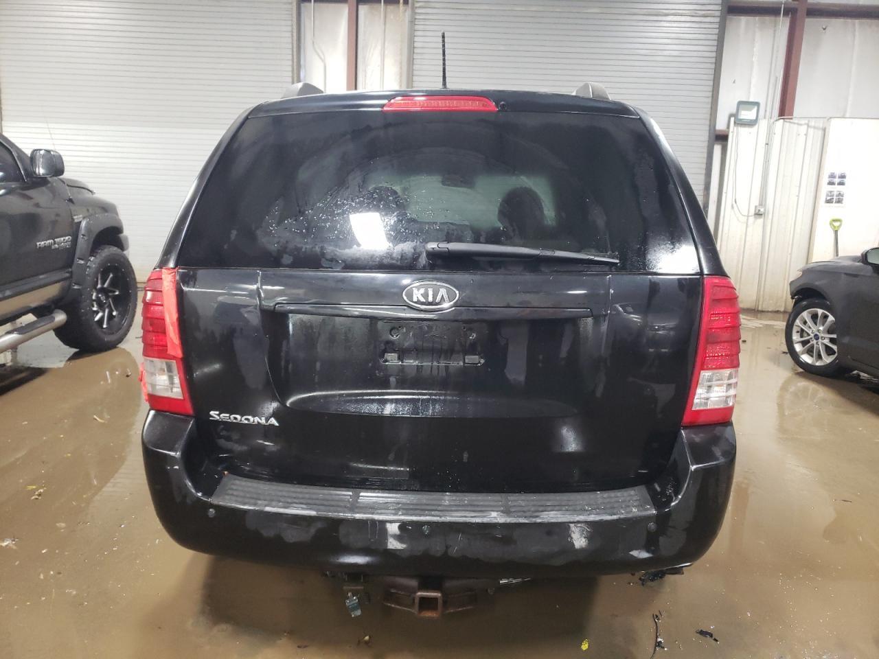2012 Kia Sedona - Image 6