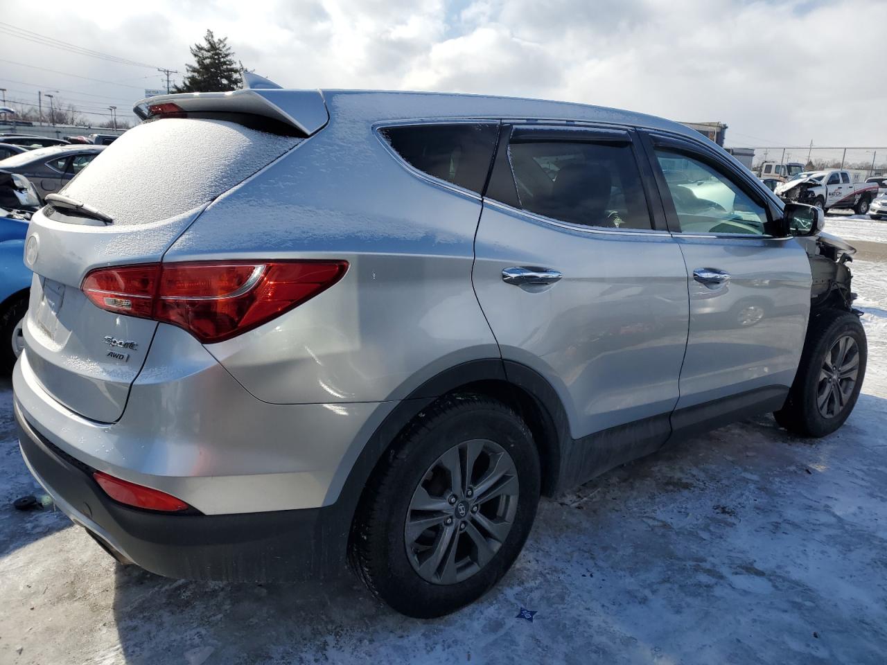 2016 Hyundai Santa Fe - Image 3