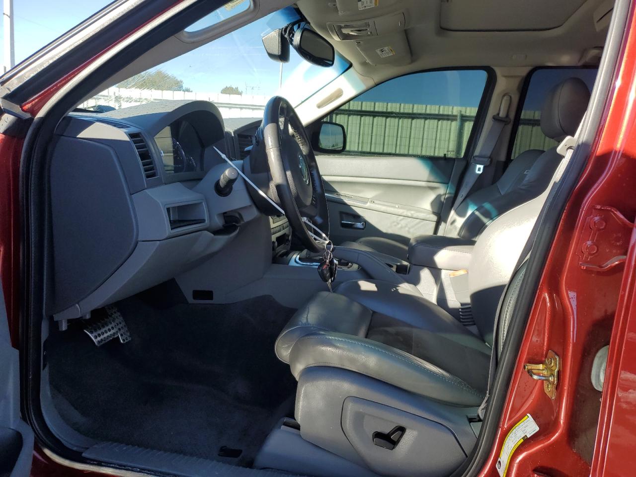 2006 Jeep Grand Cherokee - Image 7