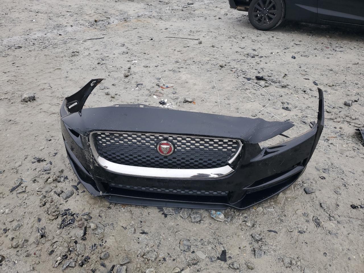2017 Jaguar XE - Image 12