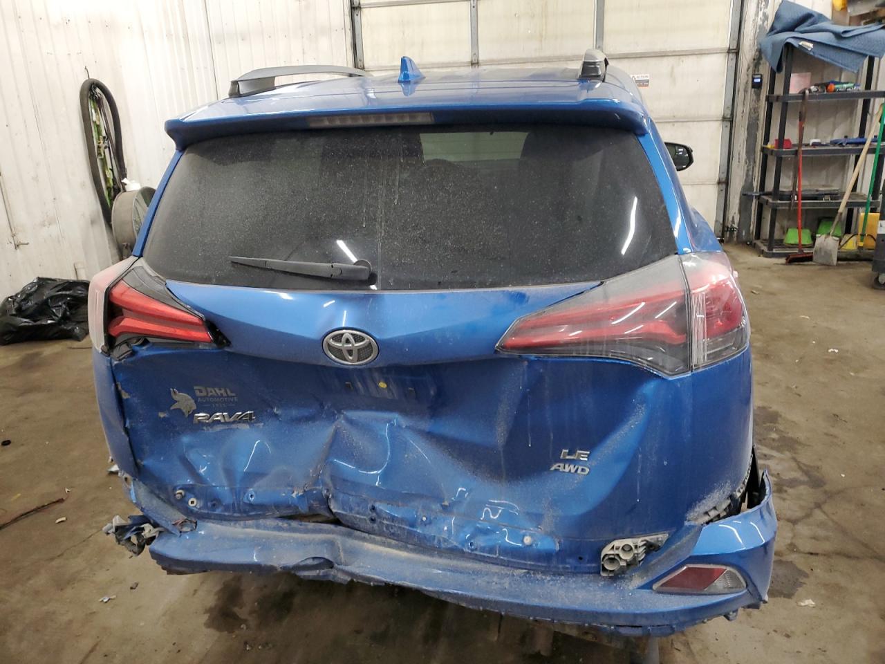 2017 Toyota RAV 4 - Image 6