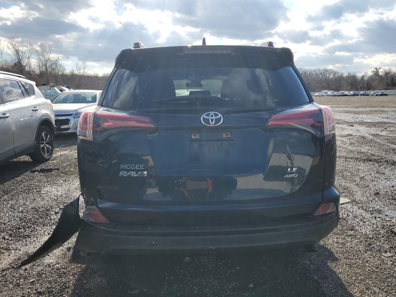 2018 Toyota RAV 4 - Image 6