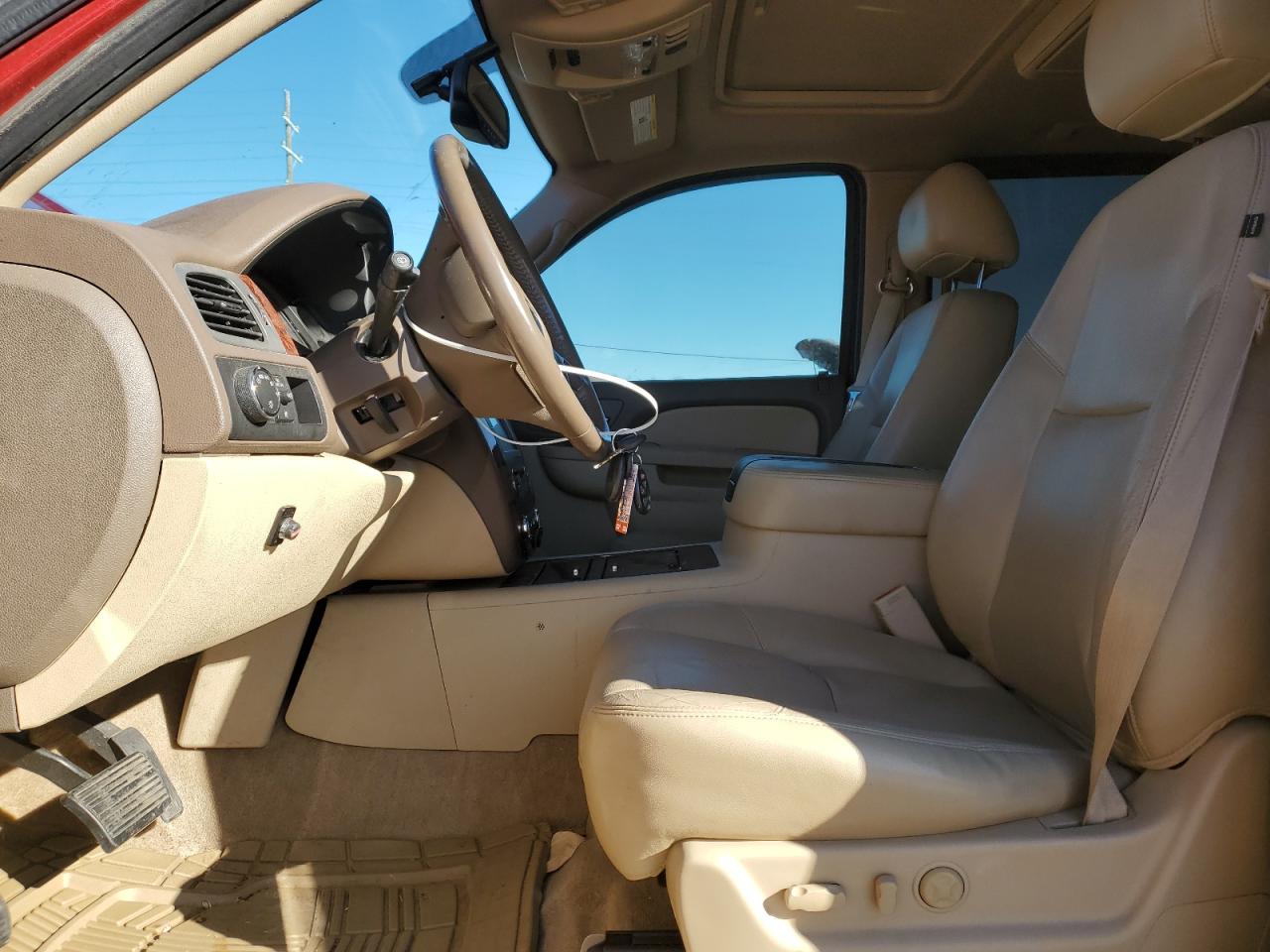 2014 Chevrolet Suburban - Image 7