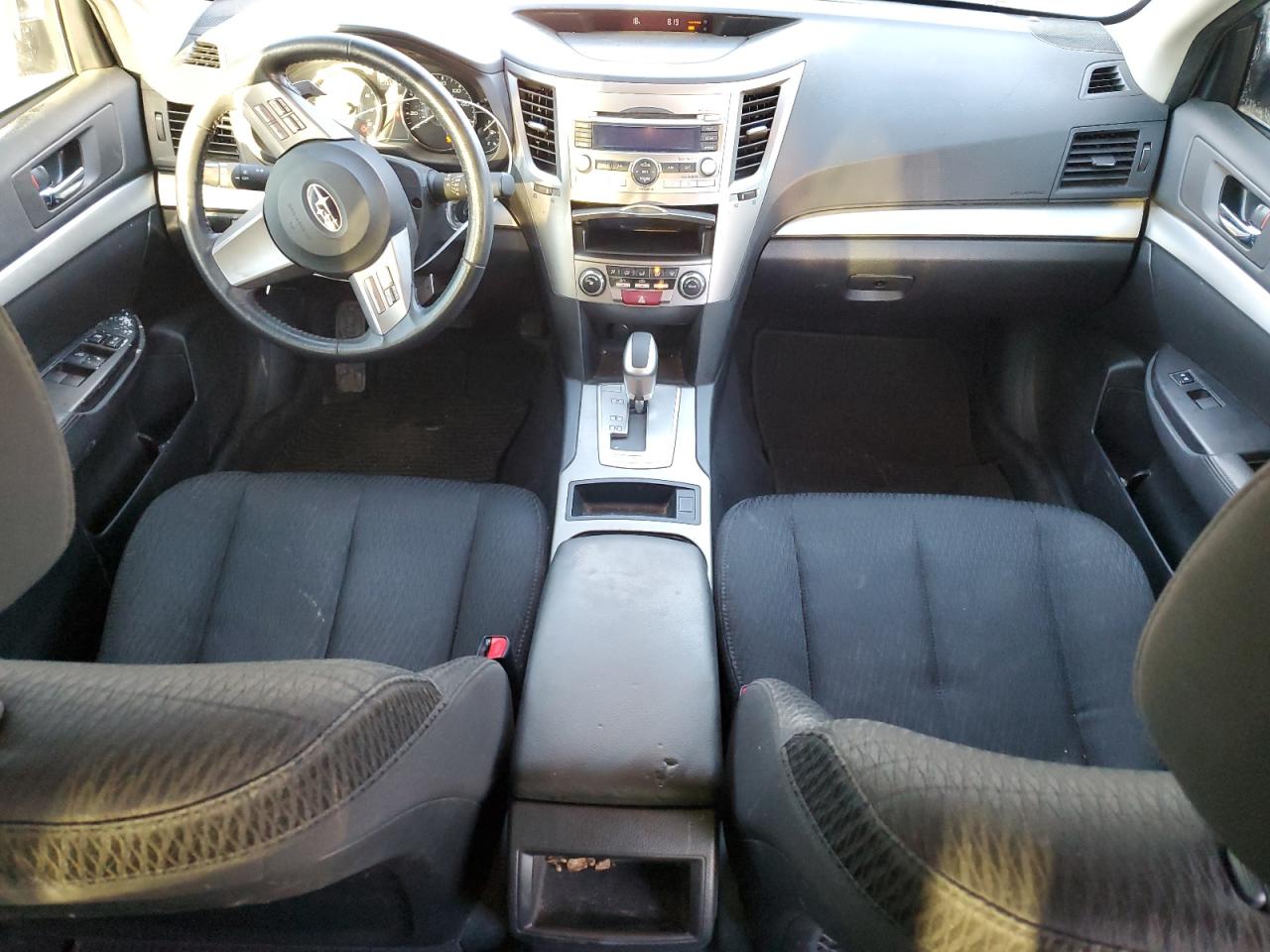 2010 Subaru Outback - Image 8
