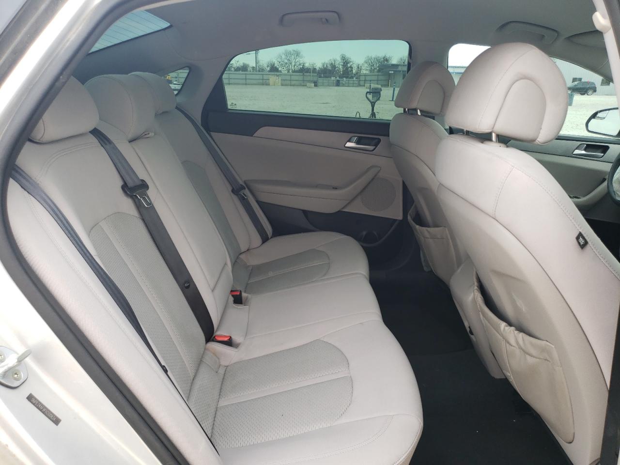 2015 Hyundai Sonata - Image 11