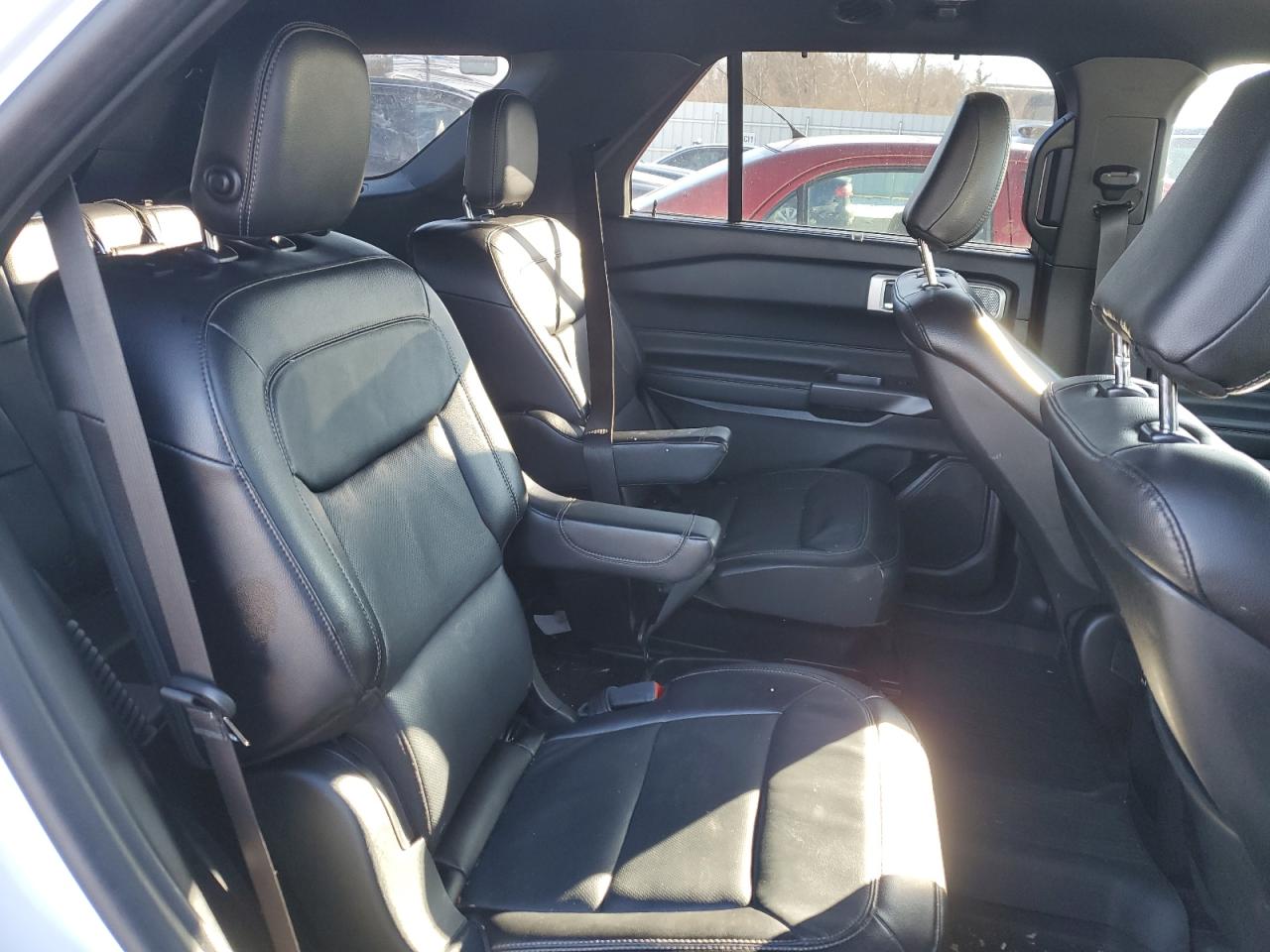 2020 Ford Explorer - Image 11