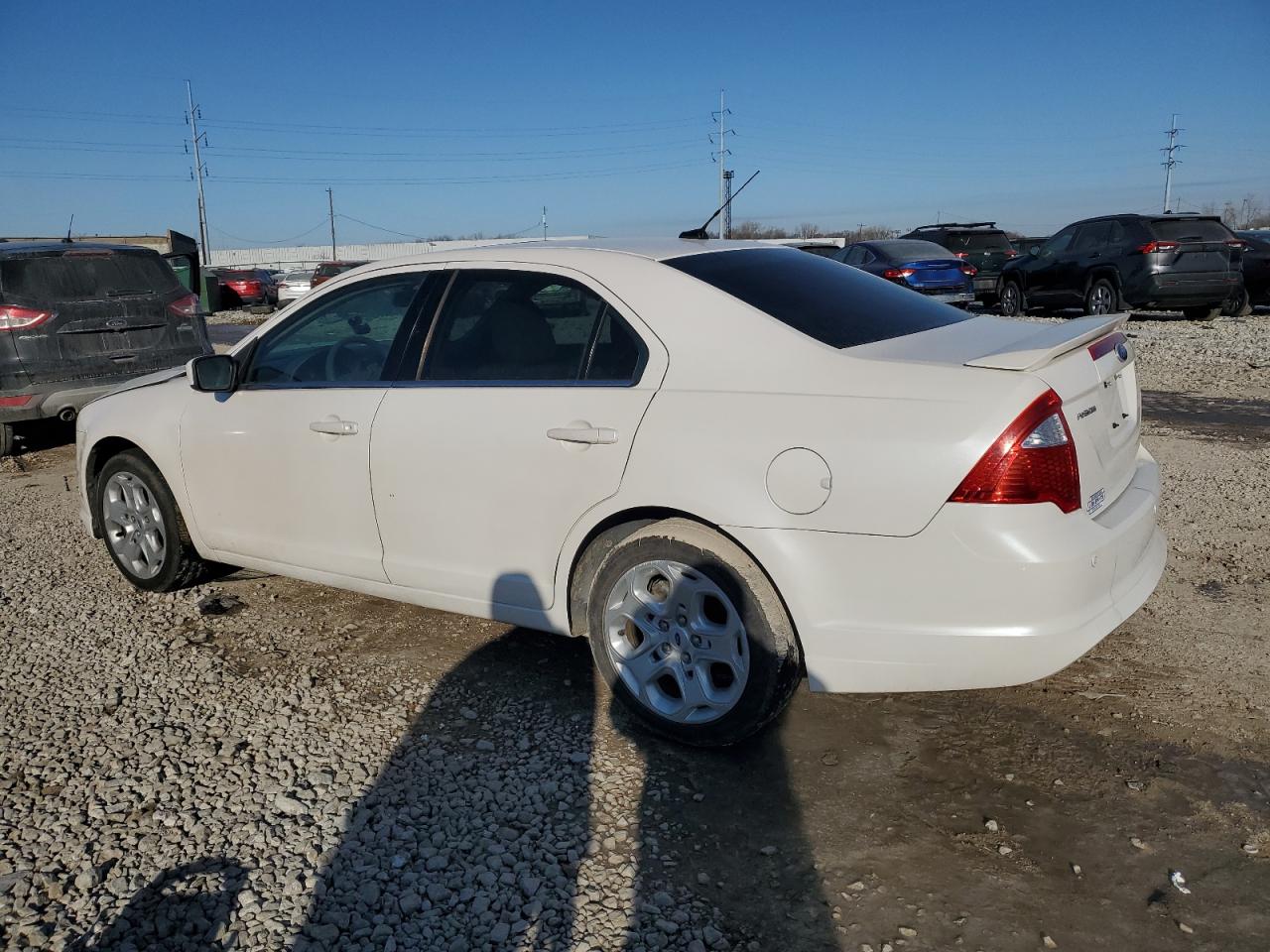 2010 Ford Fusion - Image 2