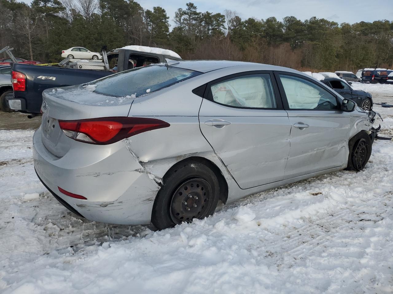 2016 Hyundai Elantra - Image 3