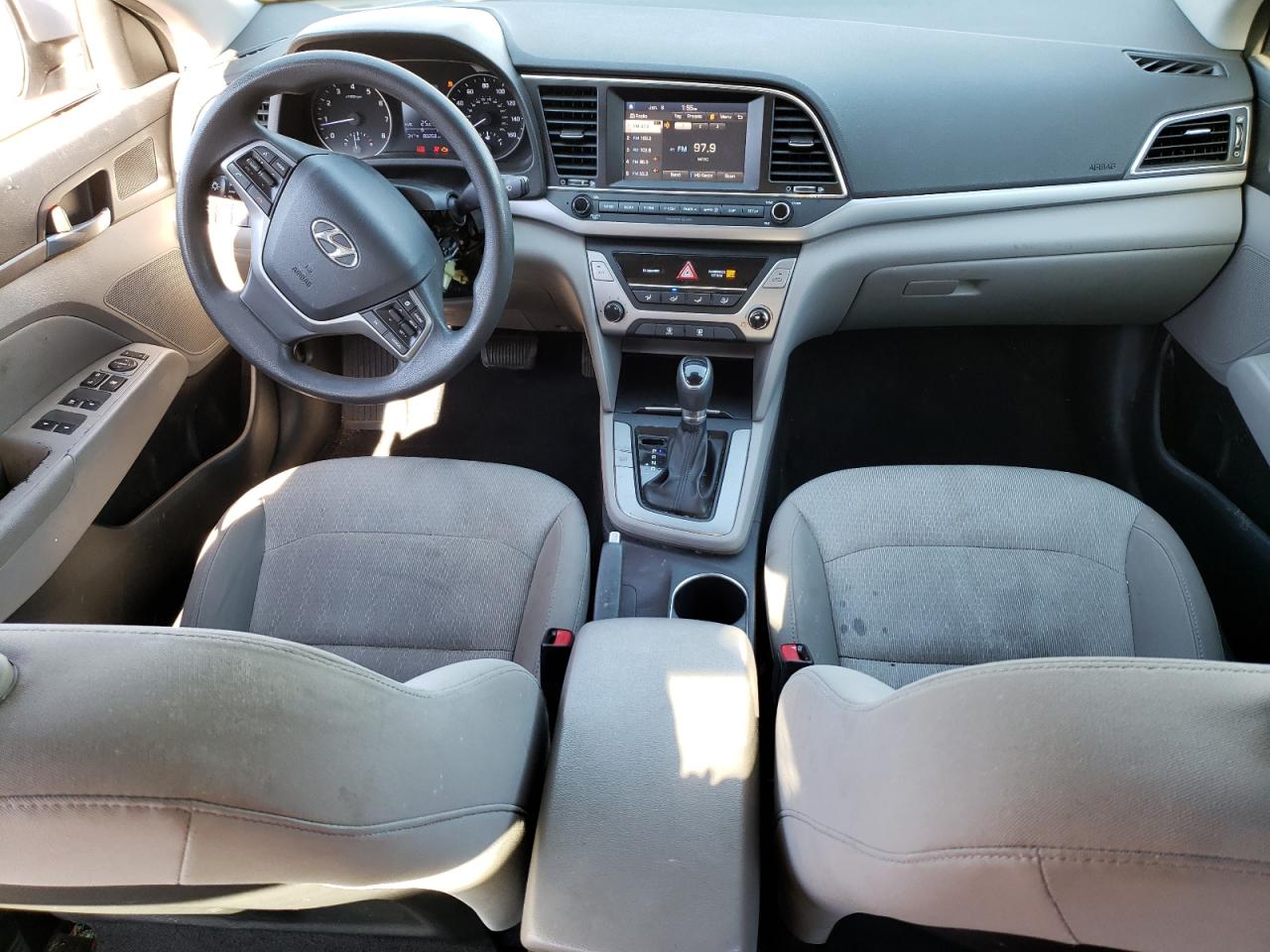 2017 Hyundai Elantra - Image 8