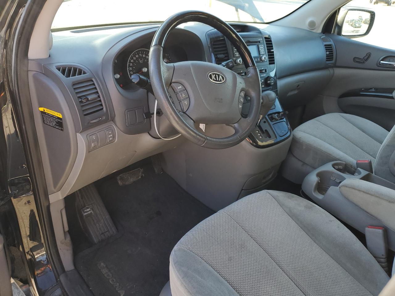 2012 Kia Sedona - Image 8