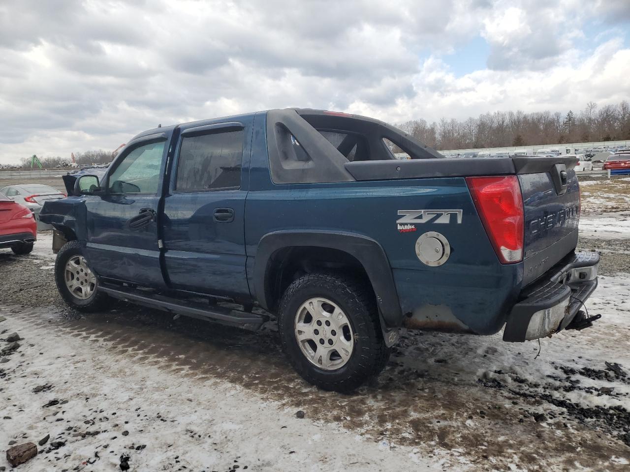 2006 Chevrolet Avalanche - Image 2