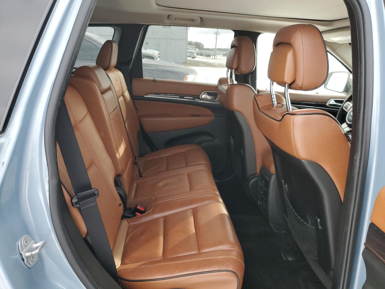 2012 Jeep Grand Cherokee - Image 11