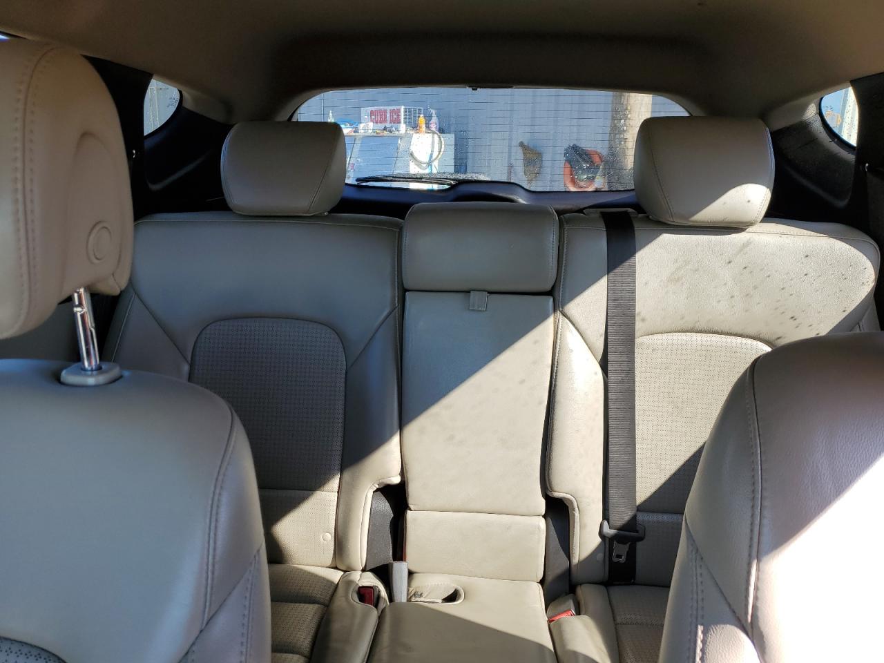 2013 Hyundai Santa Fe - Image 10