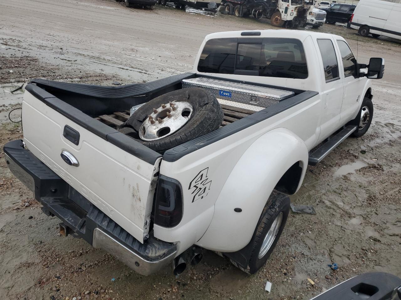 2016 Ford F350 - Image 3