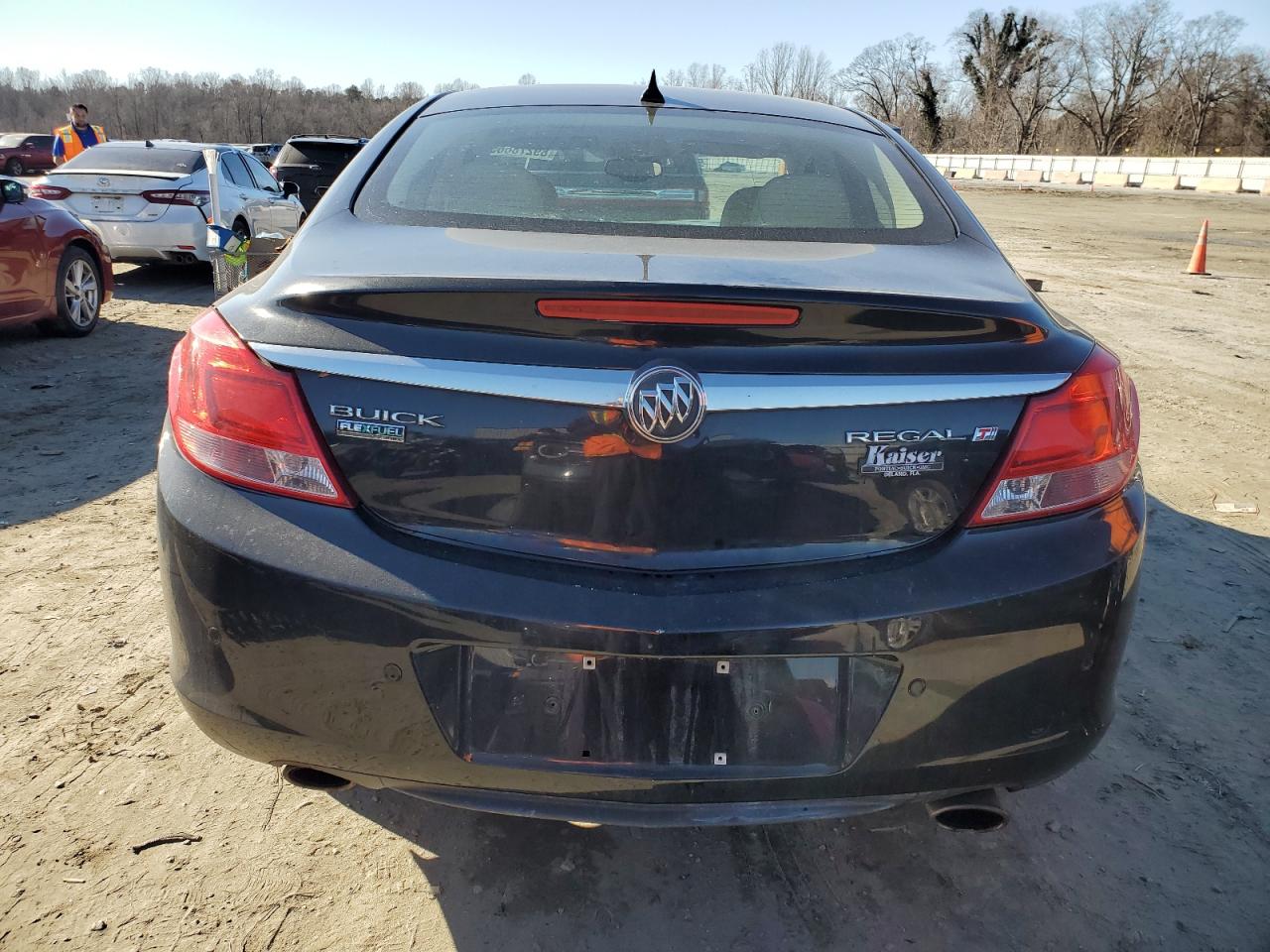 2011 Buick Regal - Image 6
