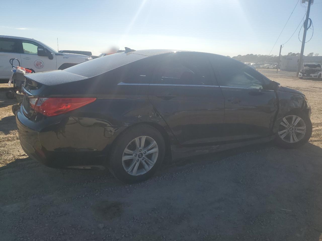 2014 Hyundai Sonata - Image 3
