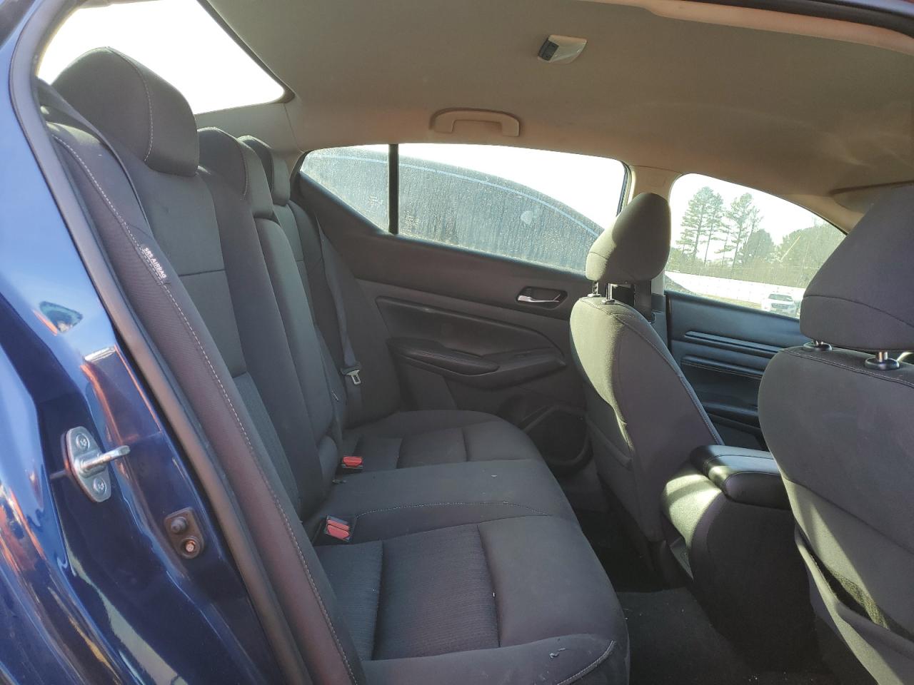 2019 Nissan Altima - Image 10