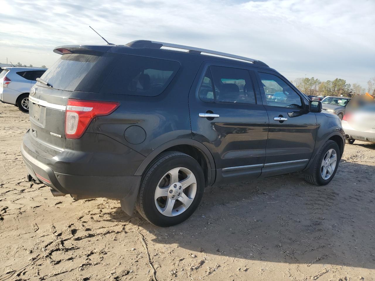 2015 Ford Explorer - Image 3