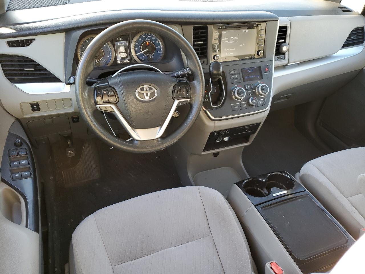 2020 Toyota Sienna - Image 8