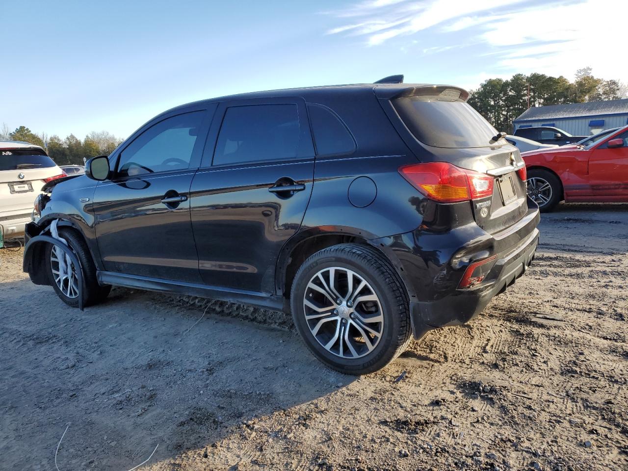 2018 Mitsubishi Outlander - Image 2