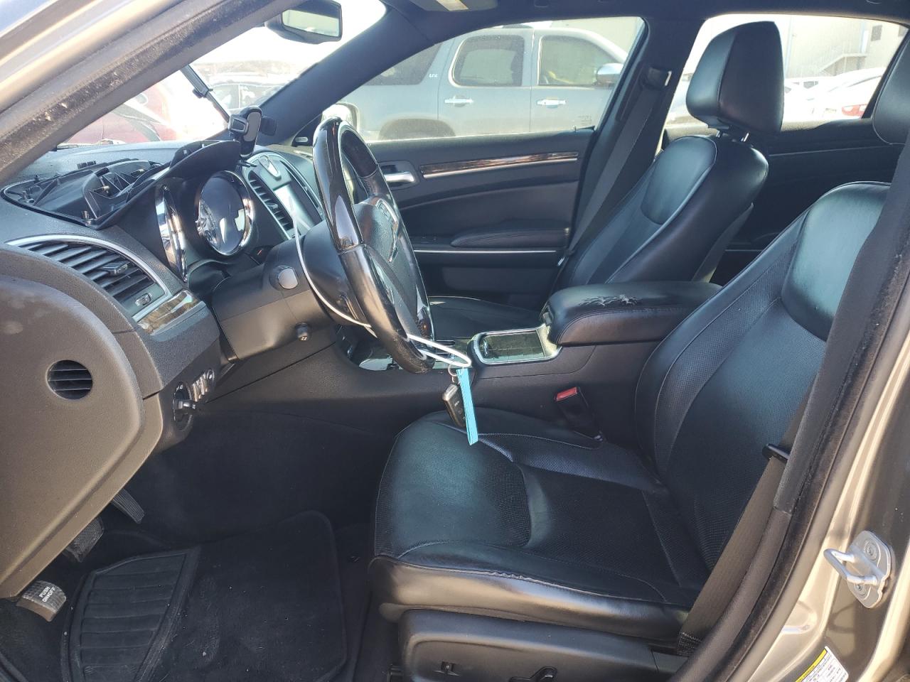 2012 Chrysler 300 - Image 7