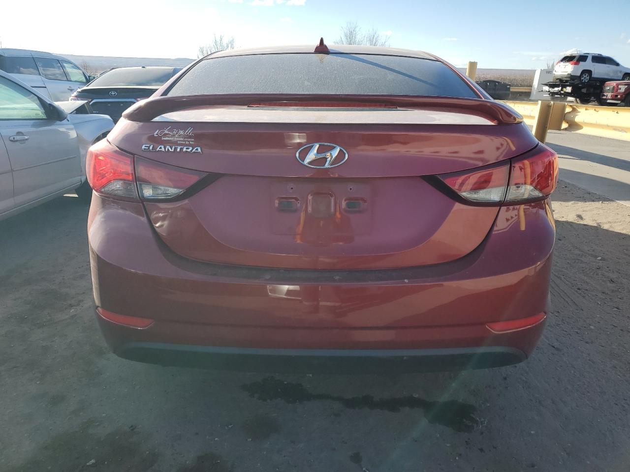 2016 Hyundai Elantra - Image 6