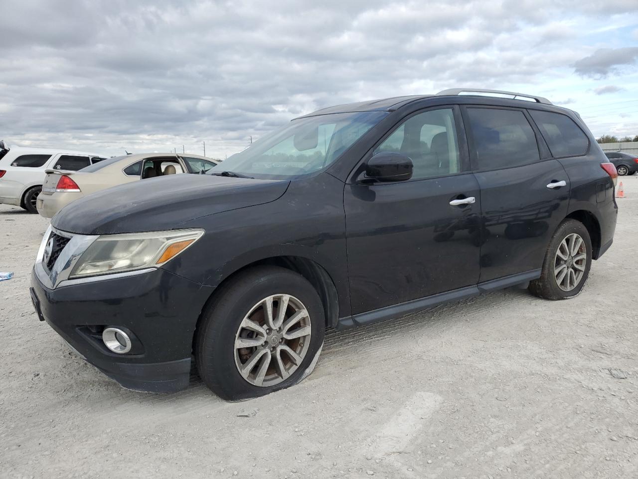 2015 Nissan Pathfinder - Image 1