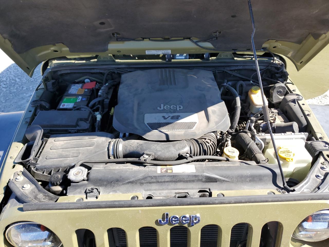 2013 Jeep Wrangler - Image 12