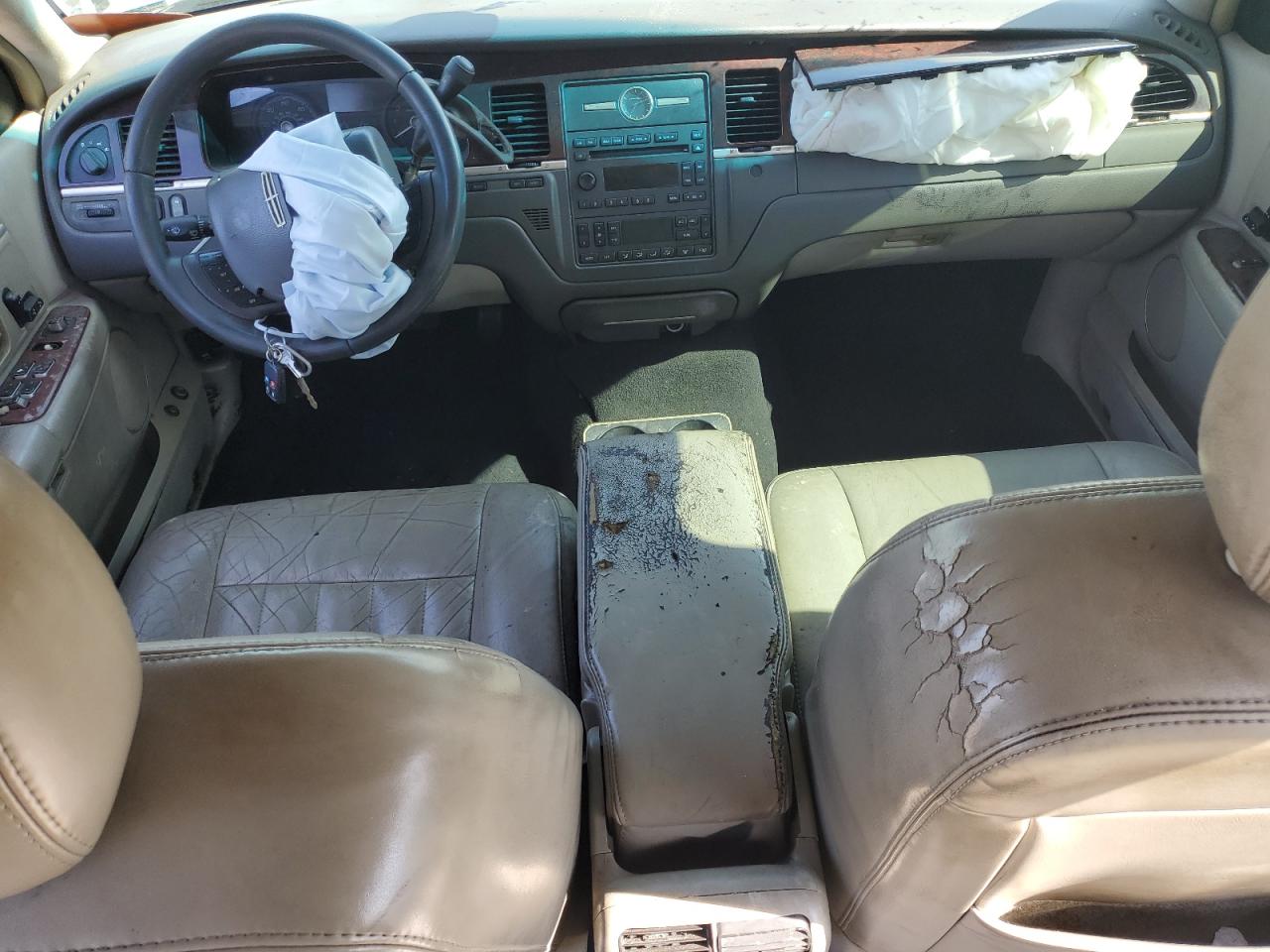 2007 Lincoln Town Car - Image 8
