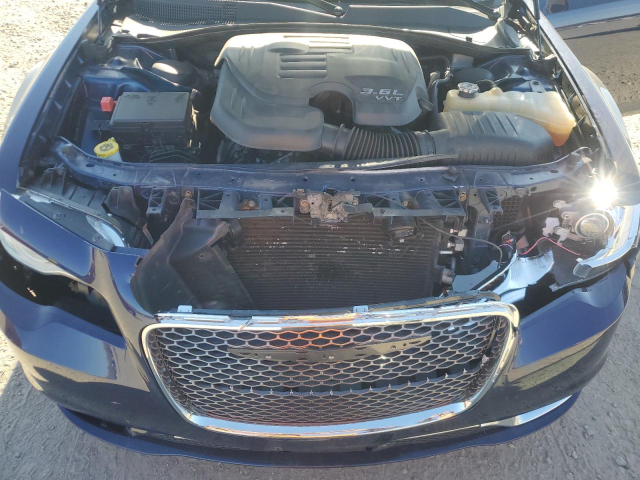 2016 Chrysler 300 - Image 12