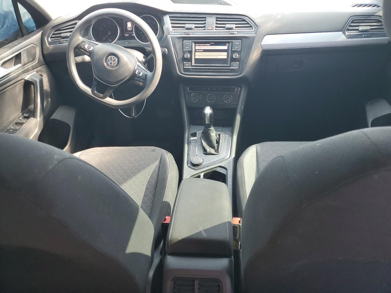 Фото: 3VV0B7AX1LM088803 - 8