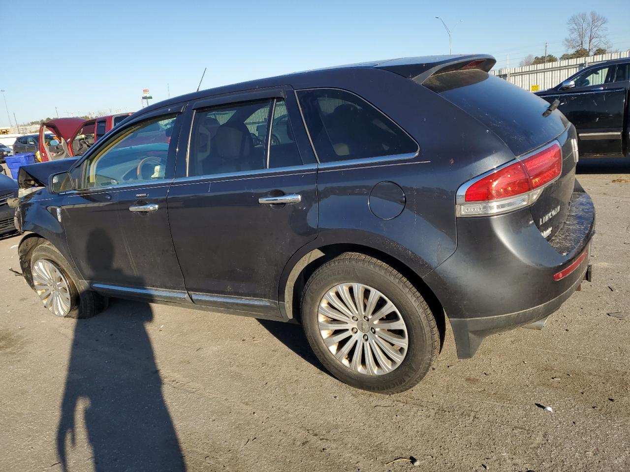 2013 Lincoln MKX - Image 2