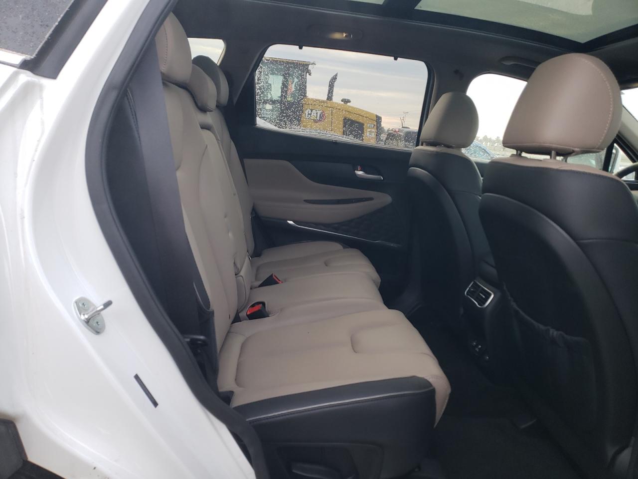 2023 Hyundai Santa Fe - Image 11