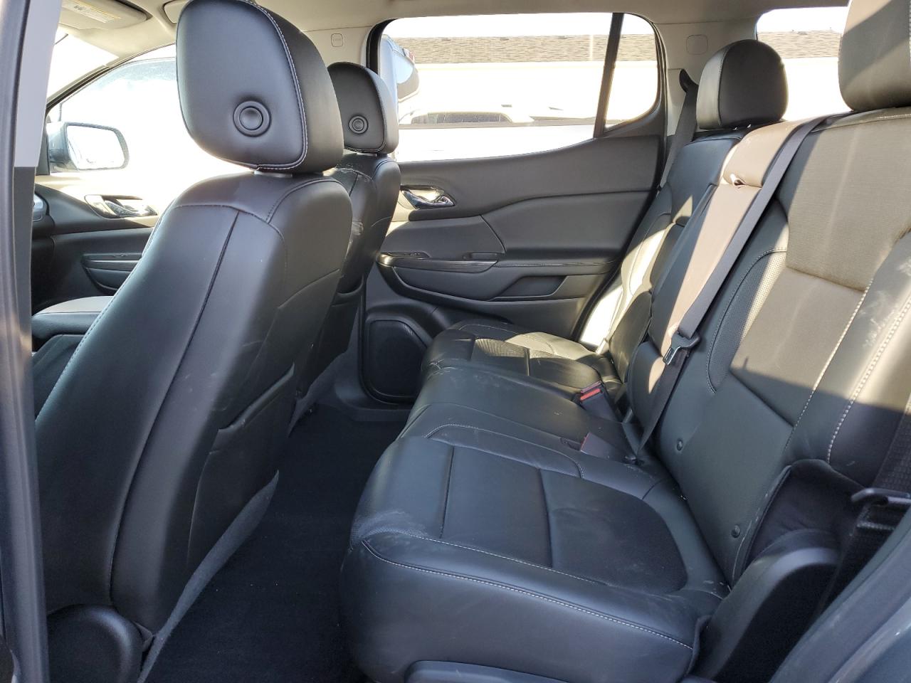 2020 GMC Acadia - Image 11
