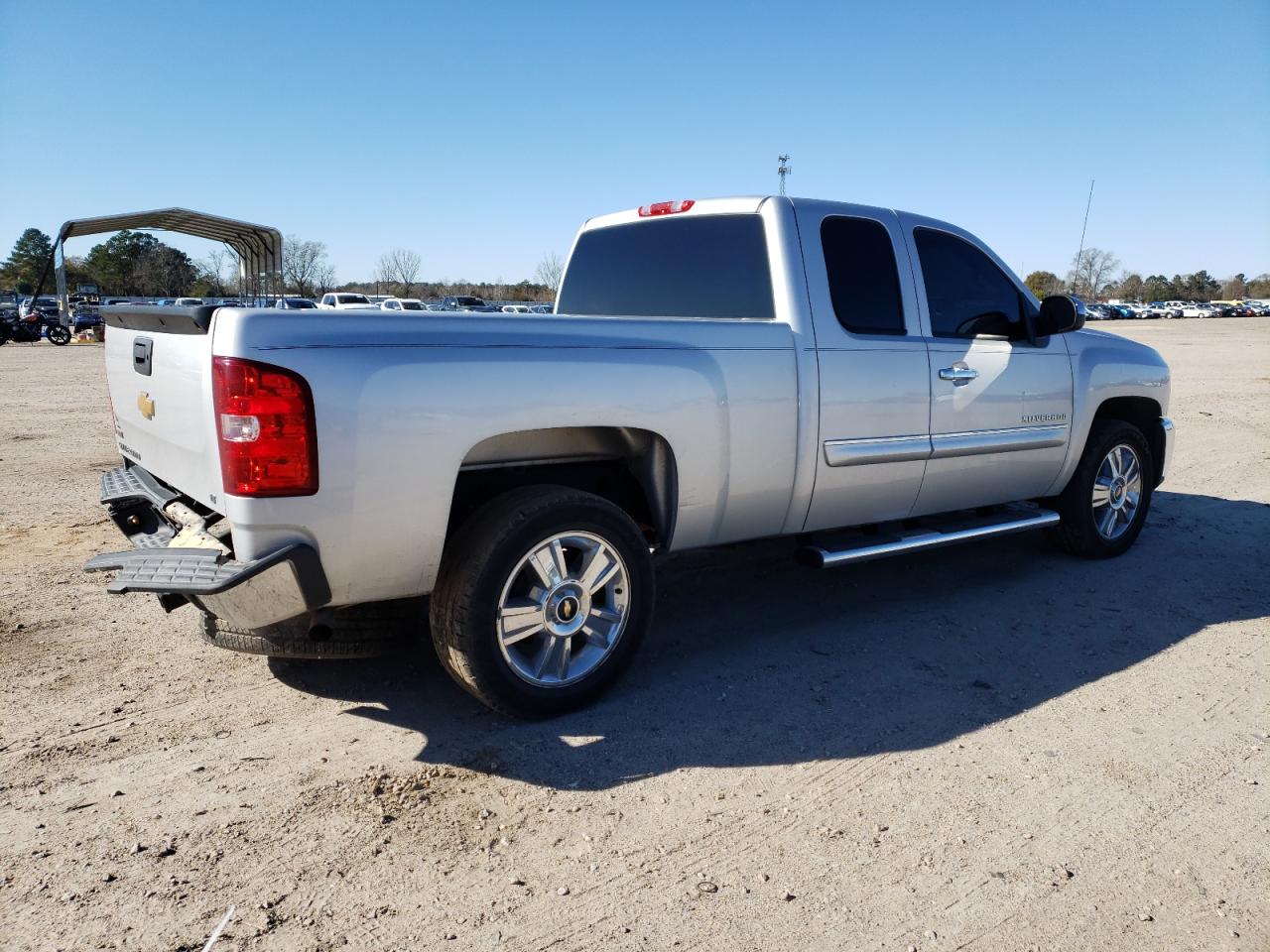 2012 Chevrolet Silverado - Image 3