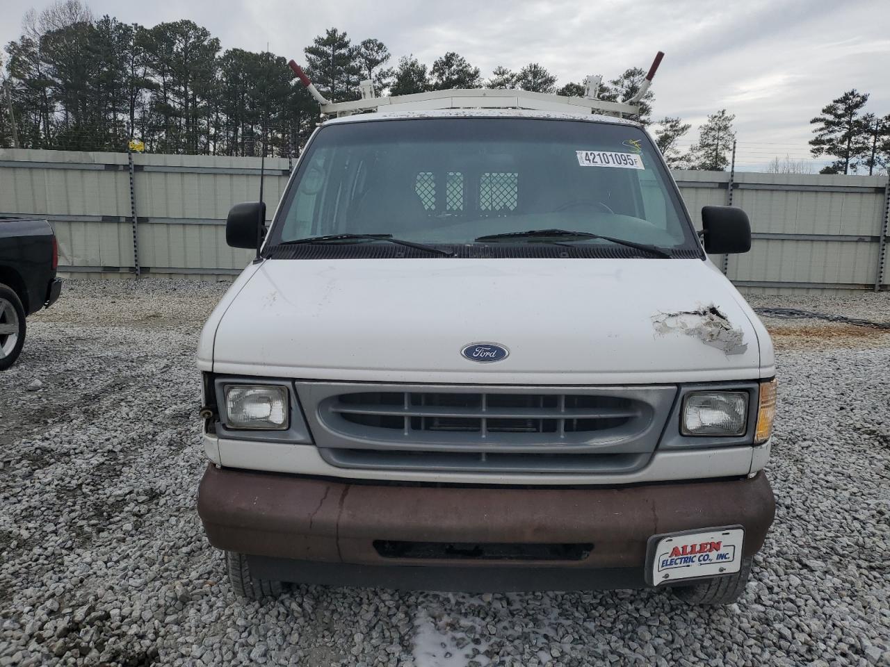 2001 Ford Econoline - Image 5