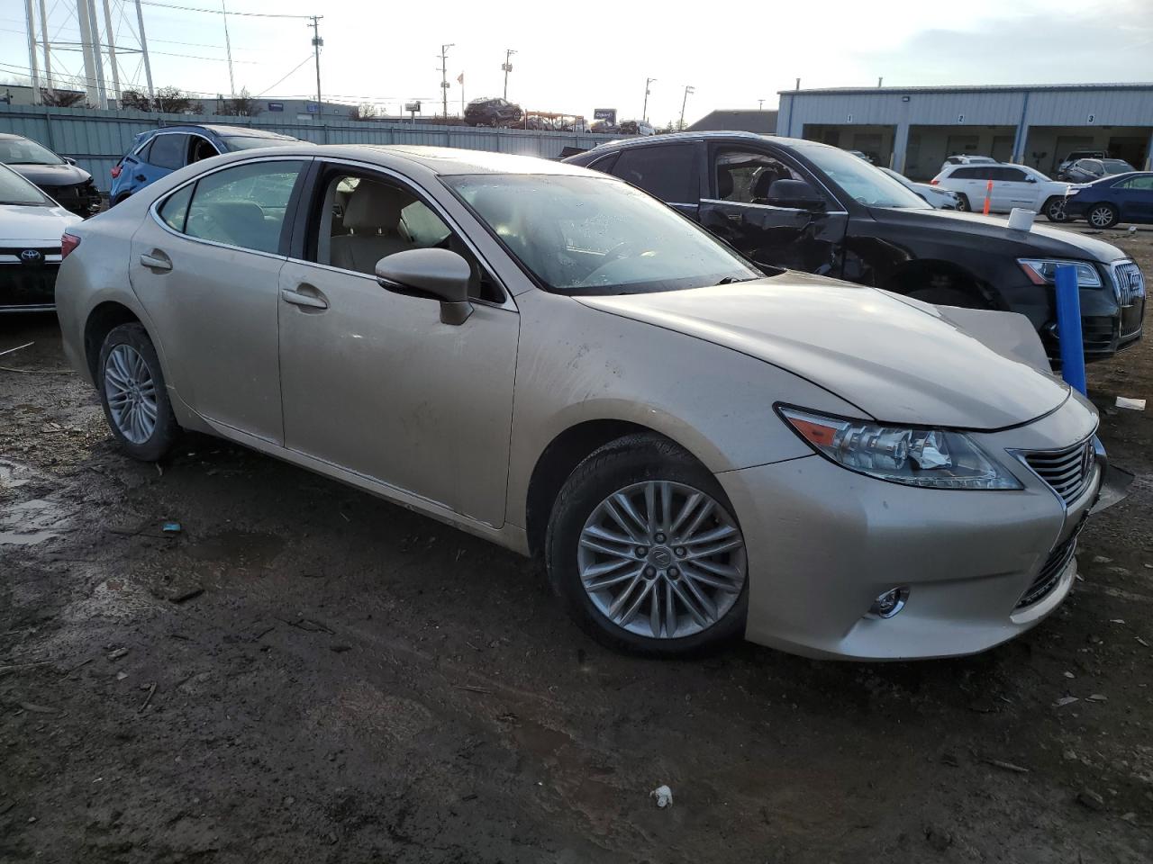 2015 Lexus ES - Image 4