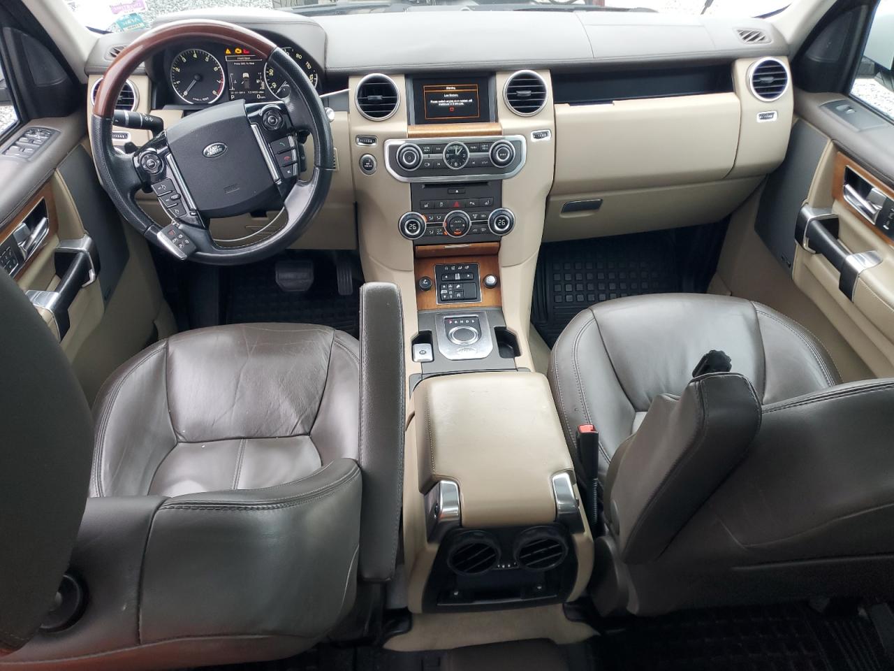 2016 Land Rover LR4 - Image 8