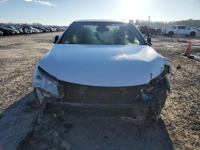  TOYOTA CAMRY 2016 Белый