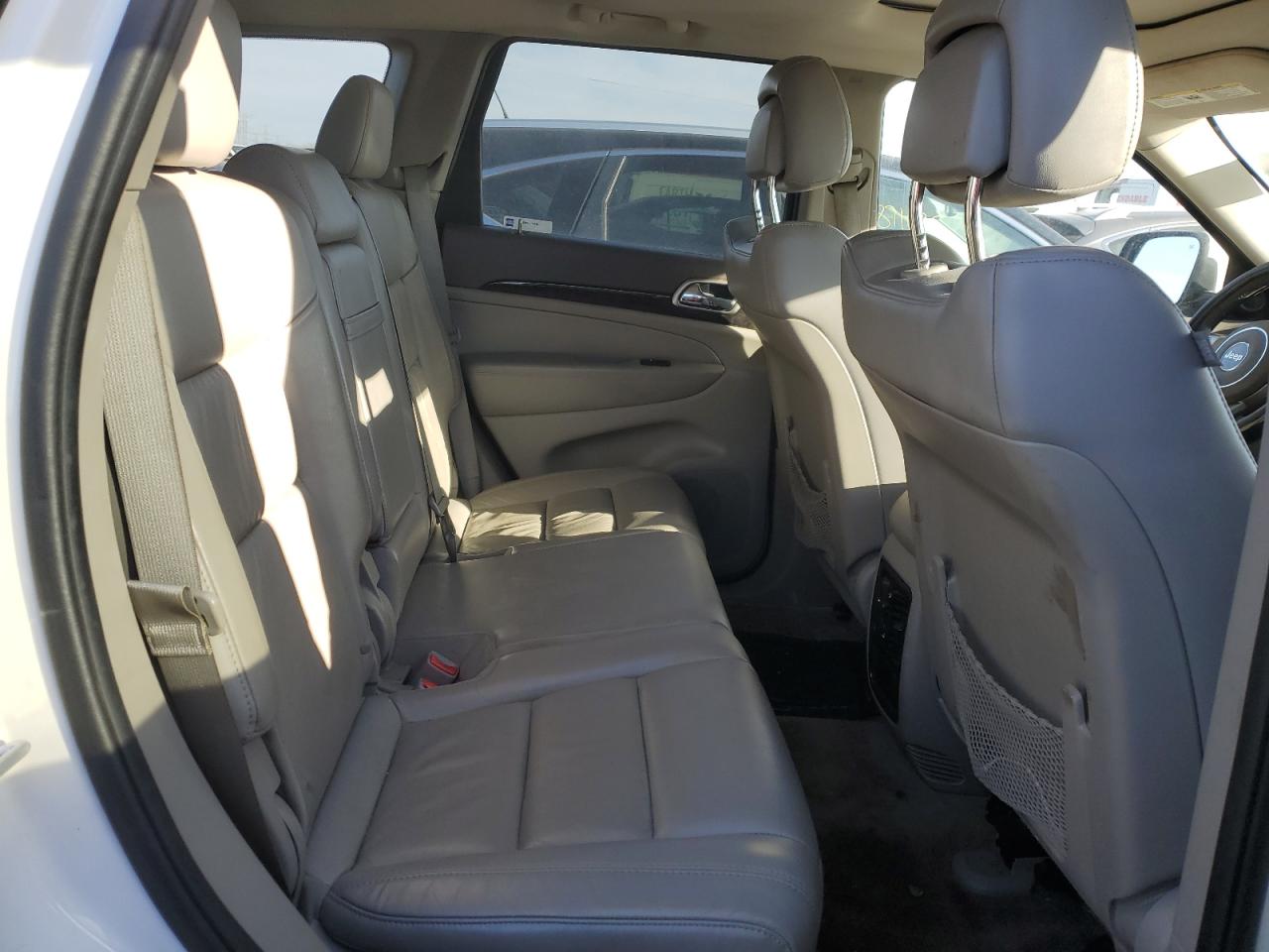 2011 Jeep Grand Cherokee - Image 10