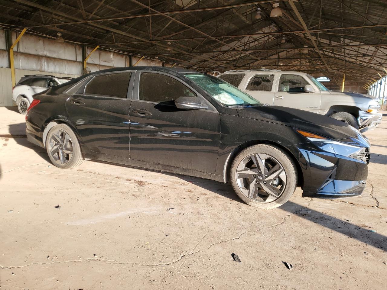 2023 Hyundai Elantra - Image 4