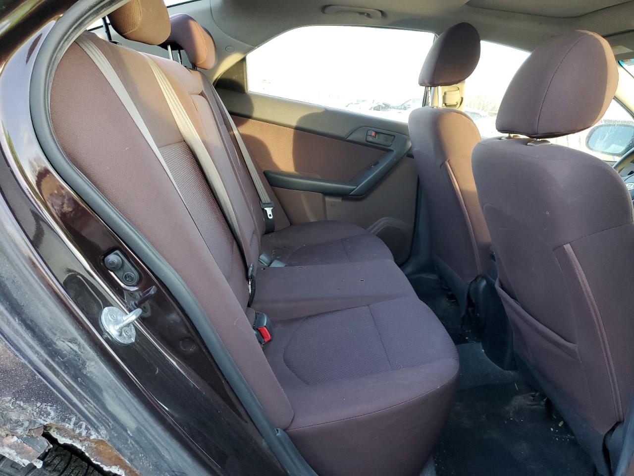 2011 Kia Forte - Image 10