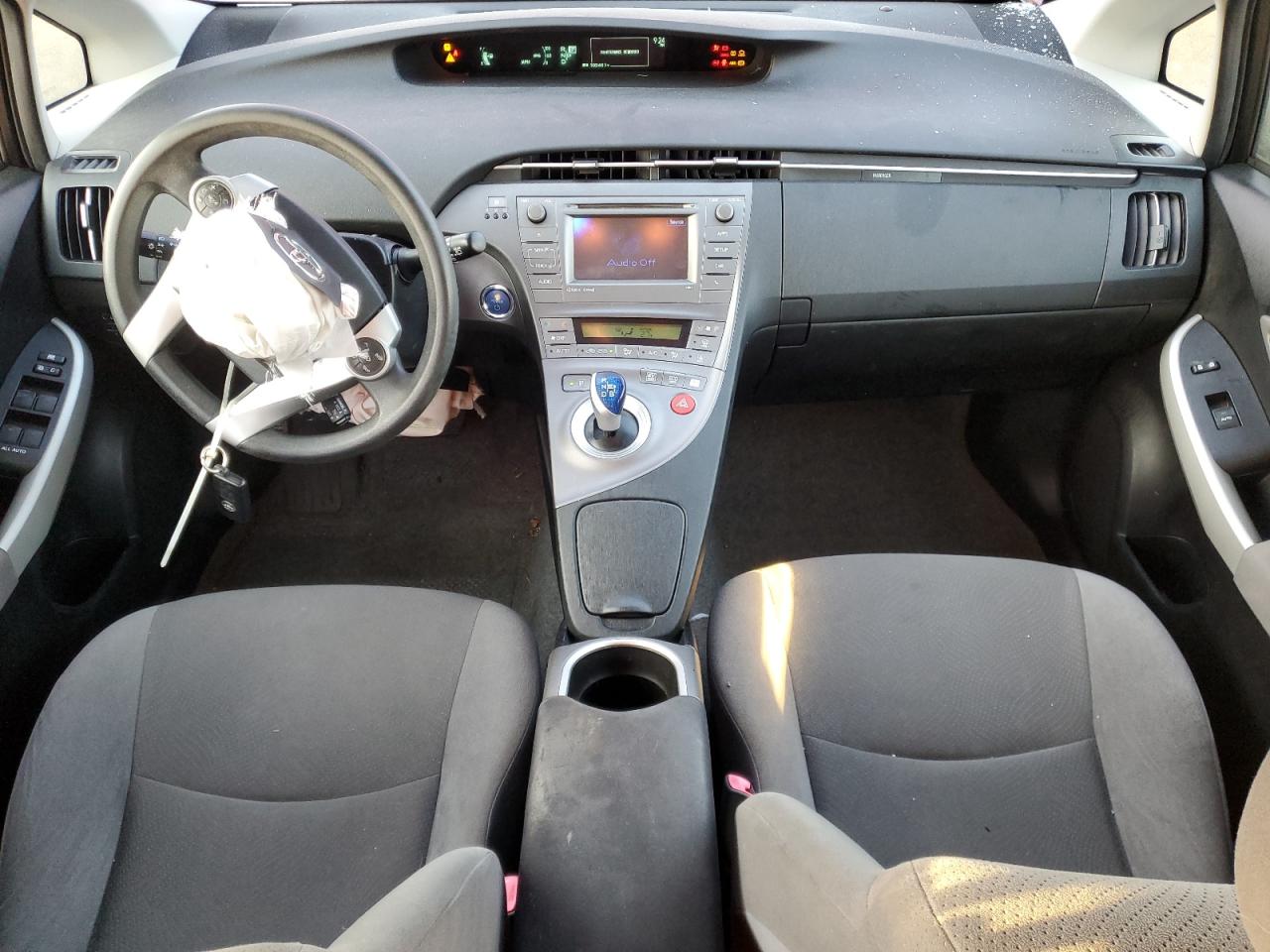 2012 Toyota Prius - Image 8