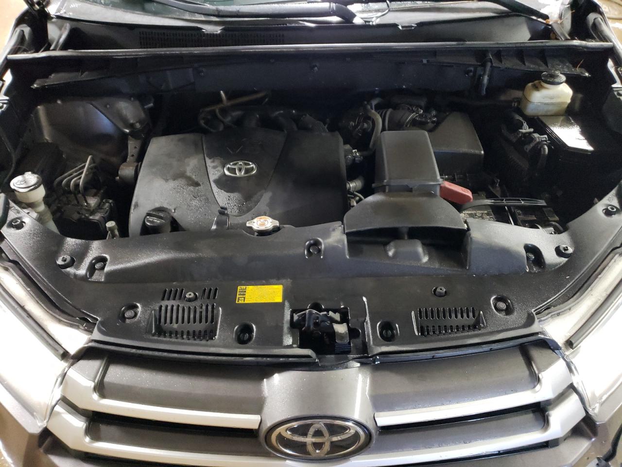 2018 Toyota Highlander - Image 11